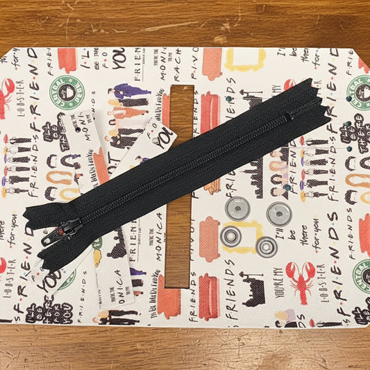 Pocket & Purse Pal Kit - Friends Couch